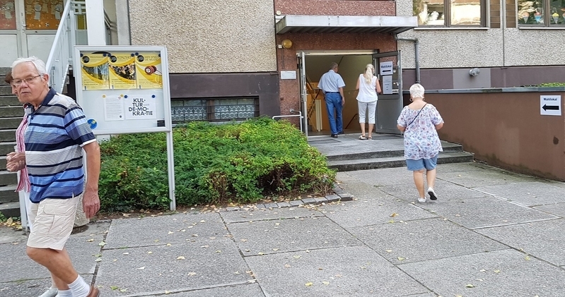 ライプチヒの投票所。お年寄りが目立つ（筆者撮影）