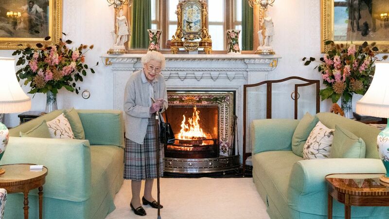 エリザベス女王(96）体調急変 ･･･BBCのキャスターは黒ネクタイに