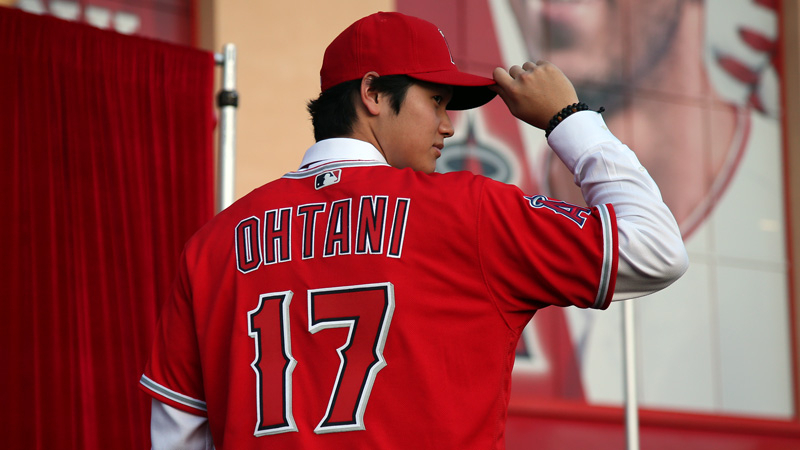 ♥。未使用品「大谷翔平 ボブルヘッド 赤ユニフォーム…スタジアム先着
