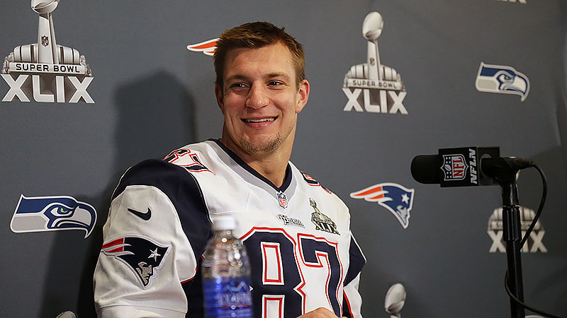 WWE王者のグロンコウスキーがNFLに現役復帰! トレード先の WWE王者のグロンコウスキーがNFLに現役復帰! トレード先の