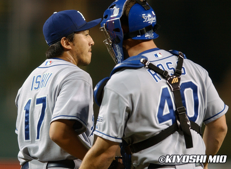 ドジャース時代に何度かバッテリーを組んだ石井一久とデビッド・ロス（写真：三尾圭）