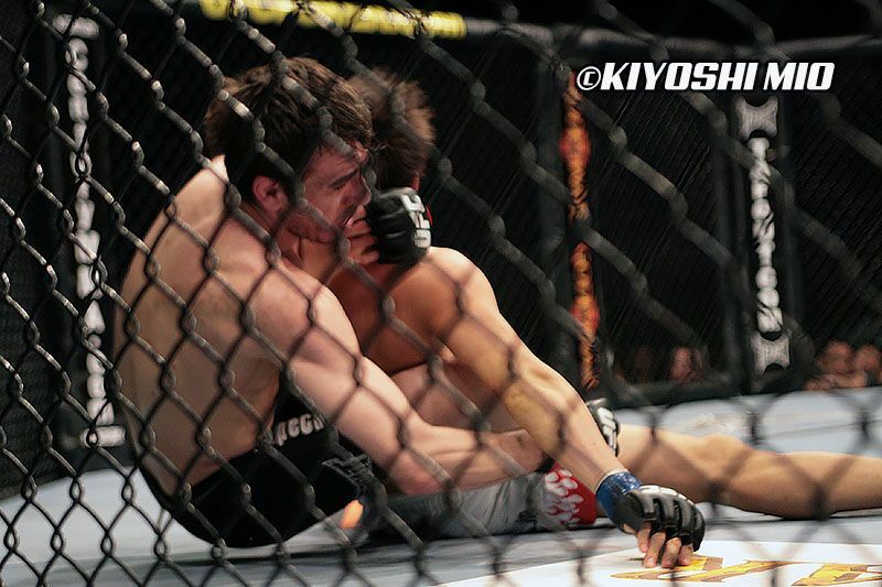 UFCデビュー戦で、ケニー・フロリアンにチョークスリーパーで敗れた五味隆典（写真：三尾圭）