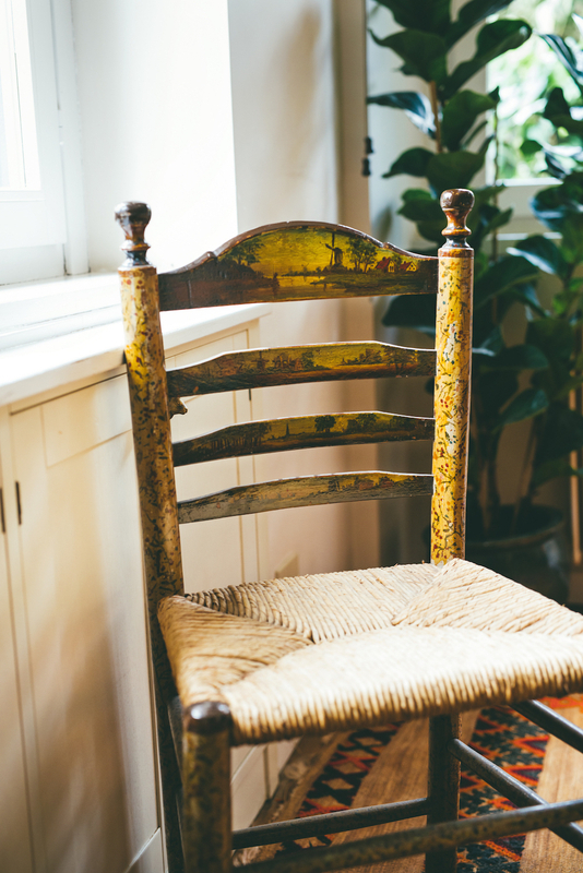ローマの自宅に今も残るオードリーがオランダ時代から使っていた椅子(撮影/田形千紘)