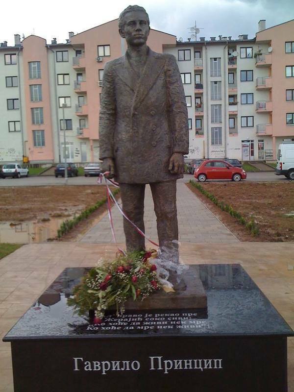 ６月２７日、サラエボ東部にプリンツィプの像が建った。会議のサイトから