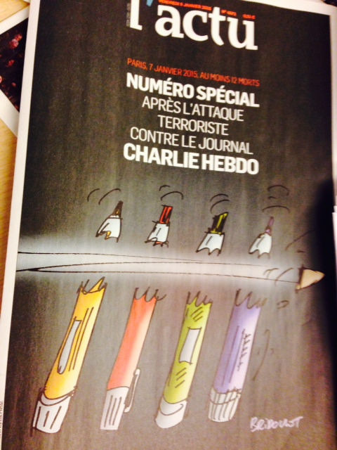 シャルリ・エブドでの銃殺事件をイラストにした仏子供新聞の表紙