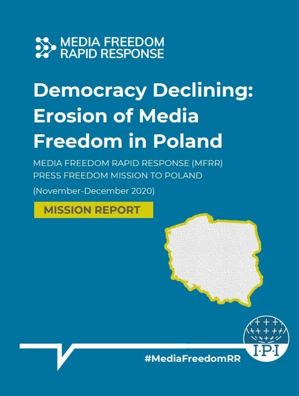 IPIによる報告書「民主主義の後退：ポーランドにおけるメディアの自由の劣化」（報告書の表紙から）