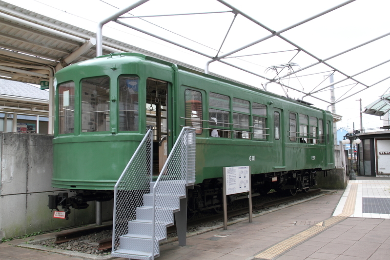 宮の坂で展示されている電車