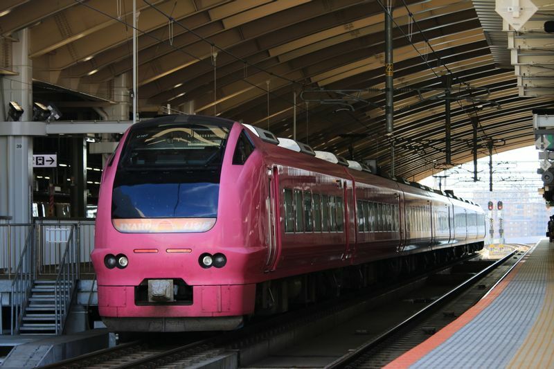 「いなほ」は上越新幹線と乗り換えやすくなっている