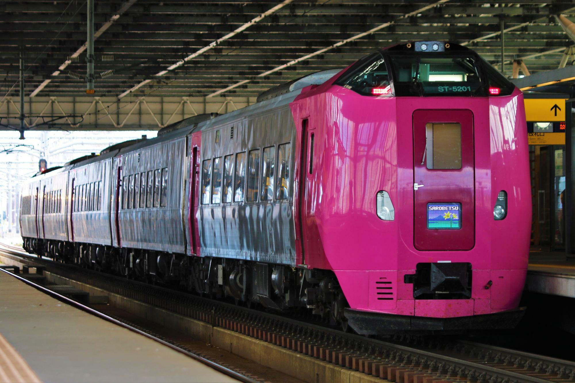 JR北海道に導入された観光車両は特急にも使用される