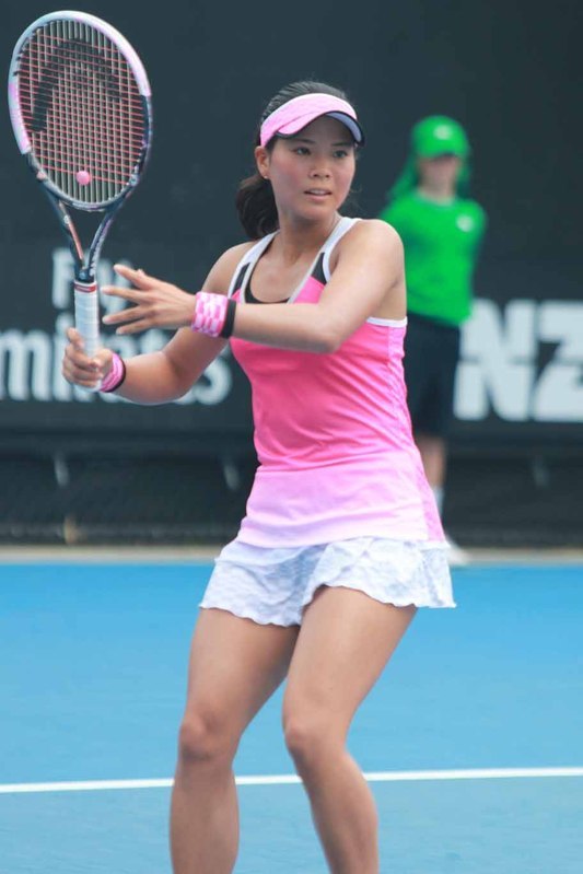 尾崎里紗テニス 
