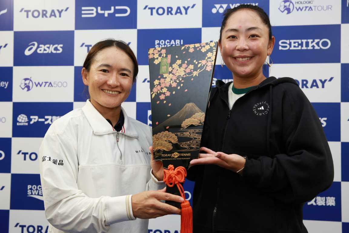 36歳の青山は、東レPPOの初タイトル獲得によって、ダブルスでWTAツアー通算20勝目に到達し、ワールドプロテニスツアーで大きな足跡を残している