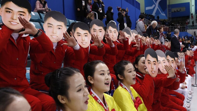 北朝鮮へ帰り 金日成お面 問題で叱られている美女応援団 高英起 個人 Yahoo ニュース 北朝鮮へ帰り 金日成お面 問題で叱られている美女応援団 高英起 個人 Yahoo ニュース