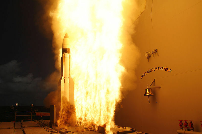 イージス艦から発射されるSM-3