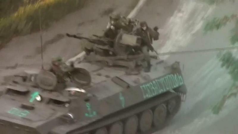 MT-LB装甲車。側面にセヴァストーポリと書かれている