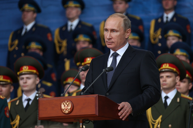アルミヤ2015で演説するプーチン大統領