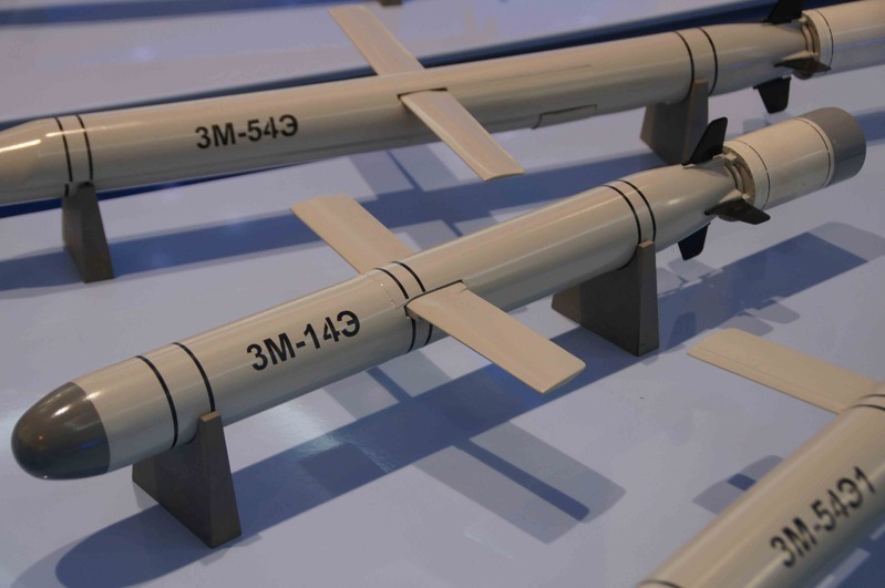 攻撃に使用された3M14巡航ミサイルの模型（筆者撮影）