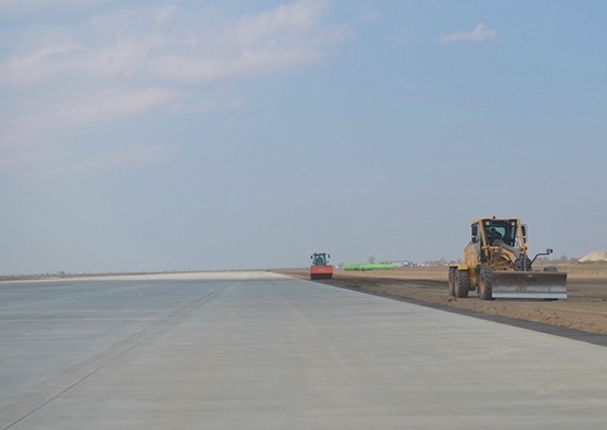 ロシア国防省が公表したクリル列島での飛行場建設作業の様子（出典：ロシア国防省）