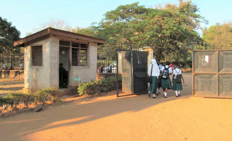 タンザニアの中等学校（筆者撮影）