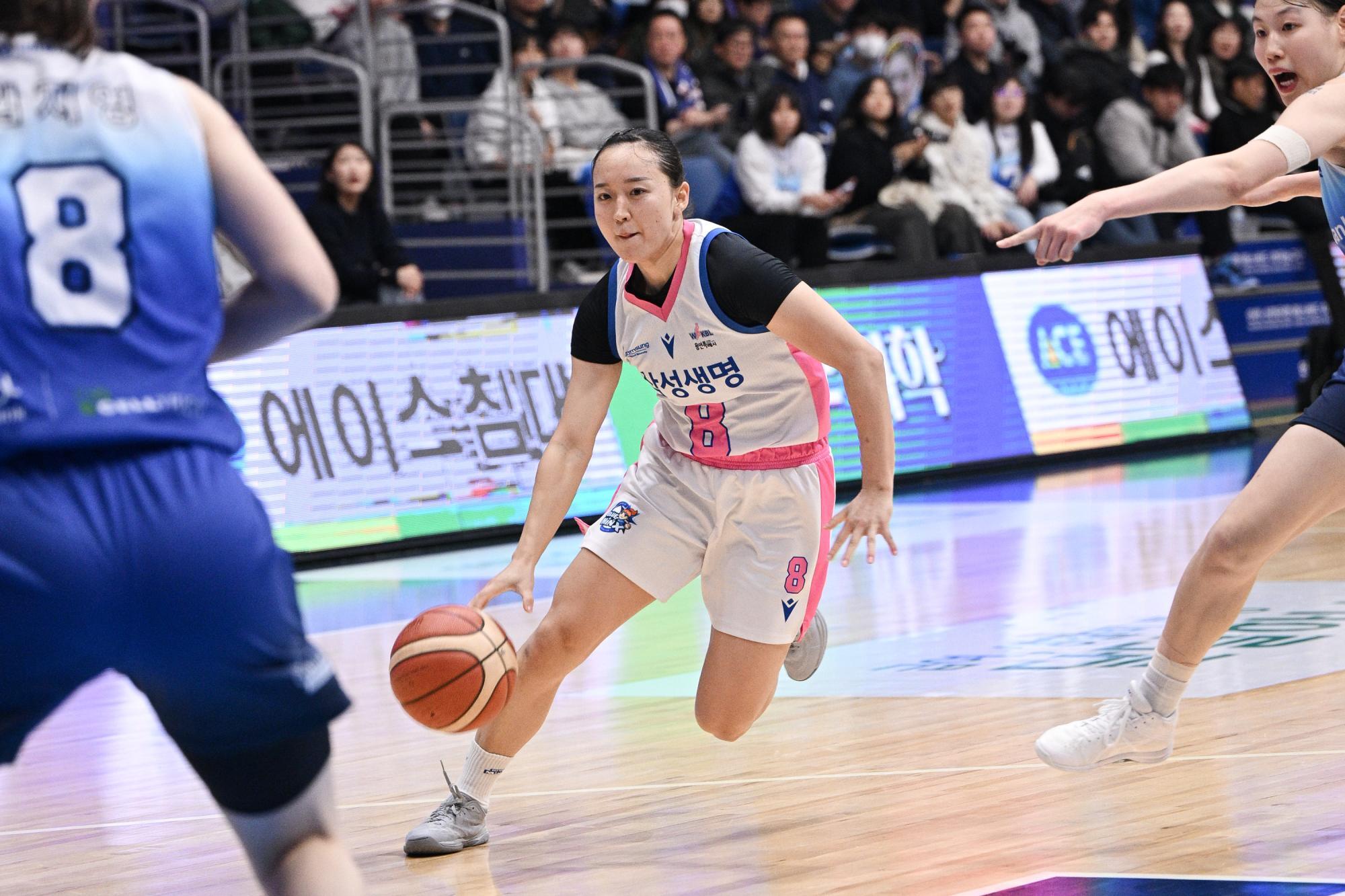 ハッスルプレーで流れを変える平野実月（写真提供：WKBL）