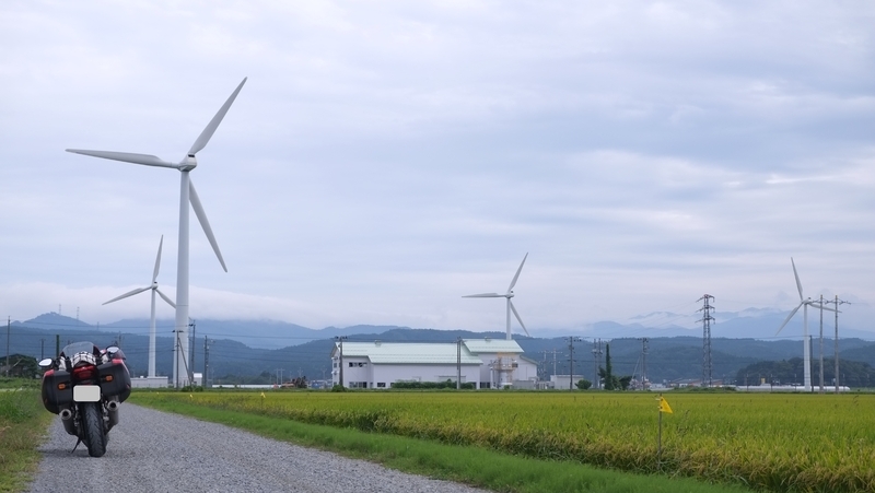山形県庄内町の風力発電施設（2017年　著者撮影）