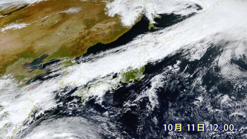 きょう11日(月)の衛星可視画像　東シナ海から北日本にまっすぐ伸びている雲の帯が秋雨前線（提供：ウェザーマップ）