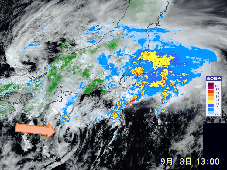8日(金)13時の衛星可視画像　画像左下の雲の渦が台風13号(ウェザーマップ提供のものを筆者加工)