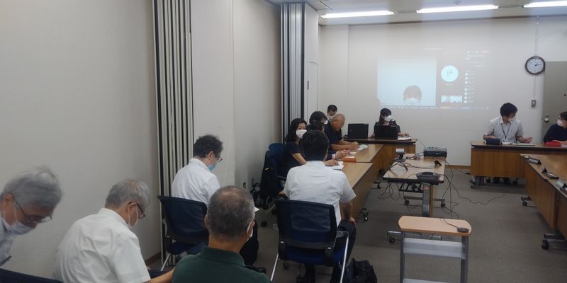 大阪市役所で行われた住民監査請求の請求人の陳述=2021年8月19日、大阪市北区の大阪市役所で、「大阪市民の財産を守る会」撮影