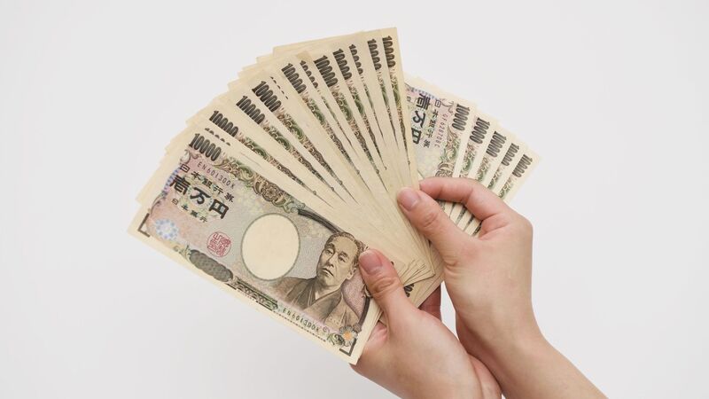 偽札が出回っているので現金確認させてに注意 牛さん熊さんの本日の債券 コラム 22年4月27日 久保田博幸 個人 Yahoo ニュース 偽札が出回っているので現金確認させてに注意 牛さん熊さんの本日の債券 コラム 22年4月27日 久保田博幸 個人 Yahoo ニュース