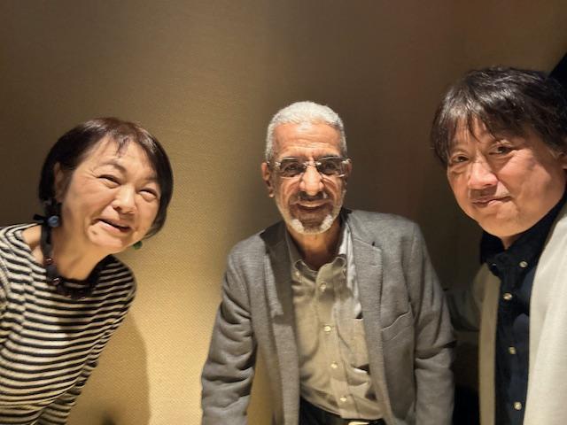 黒井文太郎(写真右)
