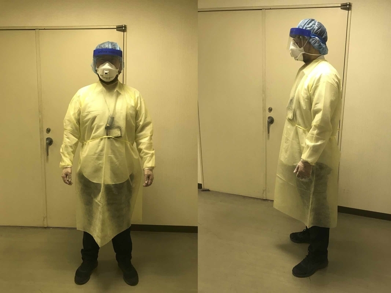 新型コロナ患者を診療する医療従事者の個人防護具の一例(写真は筆者)