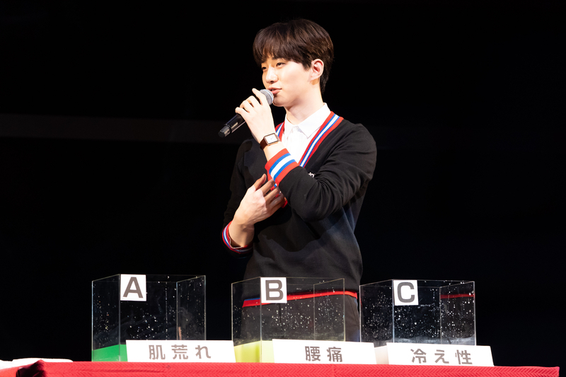 イベントでは温泉好きのデウォンにちなみ、ファン参加型のきき湯ゲームも（C）2018 東村アキコ・小学館／ NBCUniversal Entertainment Japan