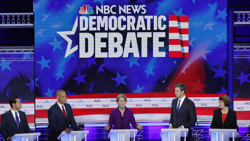 ２日間にかけて戦われた民主党候補のTV討論会（写真:ロイター/アフロ）