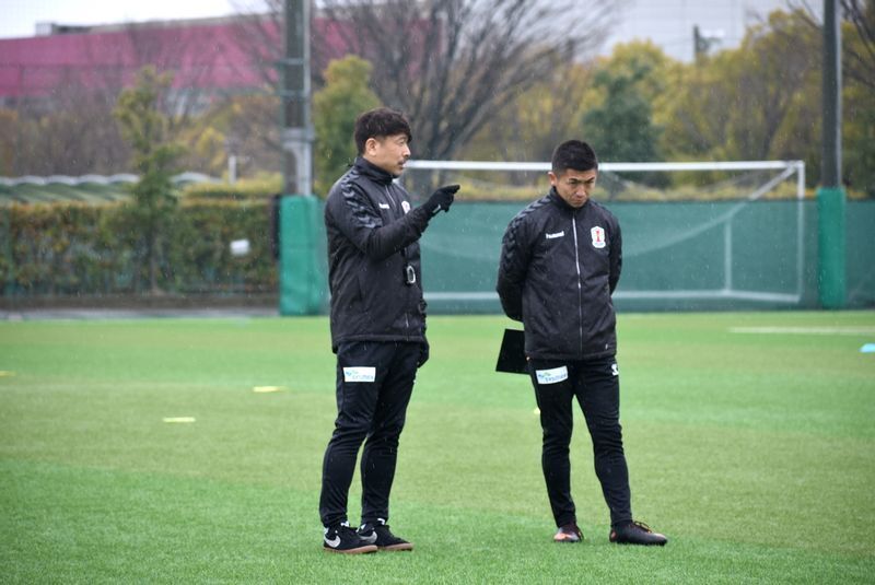 星川敬監督(左)、辺見昌樹コーチ(右)