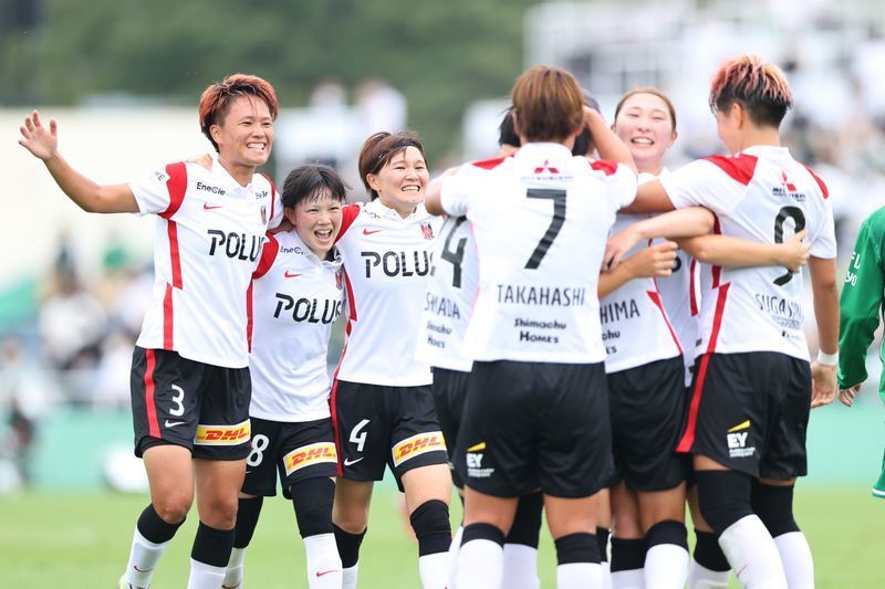 日本女子プロサッカー Weリーグ がスタート 開幕戦で各クラブが見せた世界基準へのアプローチ 松原渓 個人 Yahoo ニュース