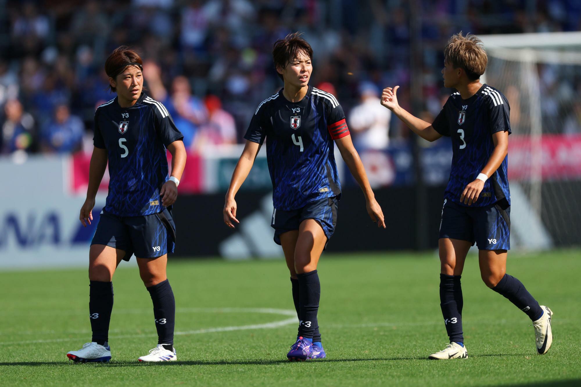 （左から）高橋はな、熊谷紗希、南萌華