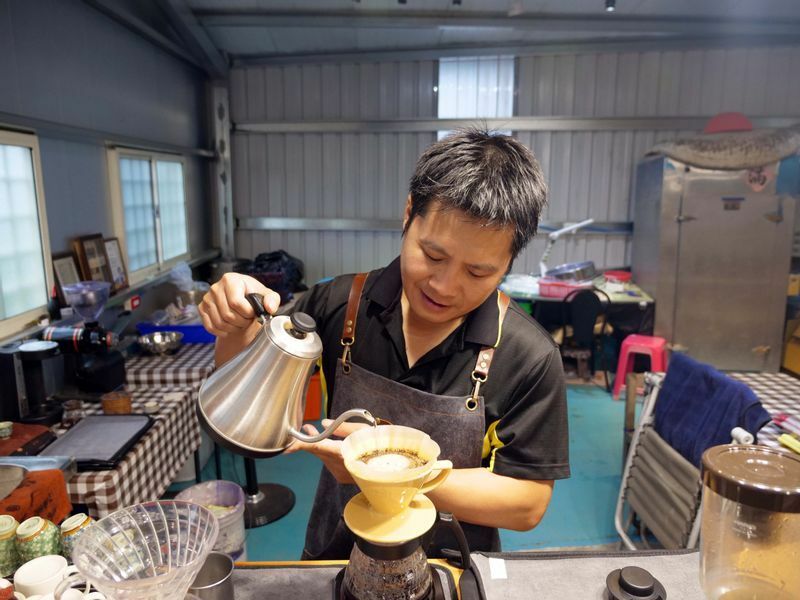 古峰咖啡莊園のオーナー、賴彥合さん。有機・無農薬で「ゲイシャ」「ティピカ」などを生産。2020 雲林國產咖啡生豆評鑑 特等賞