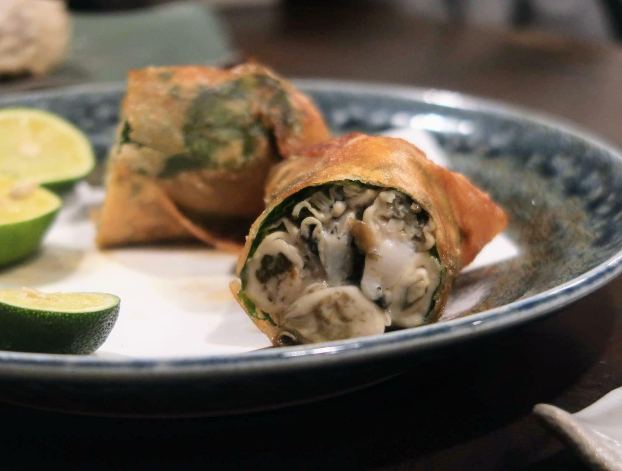 「てらやま」（京都）の牡蠣の春巻き