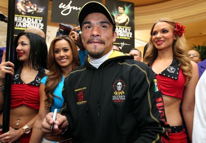 メキシコの英雄の一人フアン・マヌエル・マルケスもデビュー戦で負けていた（Photo:Boxing Scene.com)