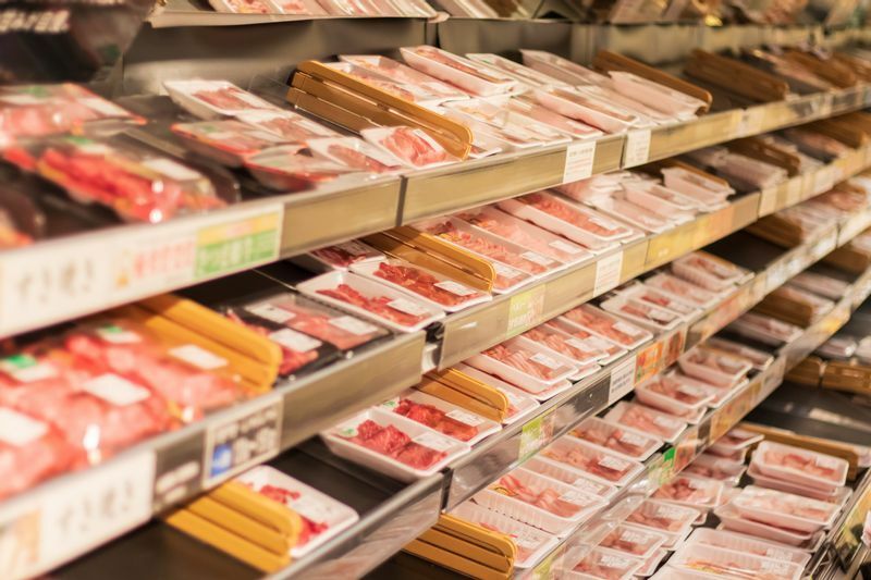 スーパーマーケットに並ぶ肉も、外国産のものが目立つ