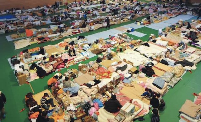 東日本大震災で福島・田村市に設けられた避難所　（「大熊町震災記録誌」から）