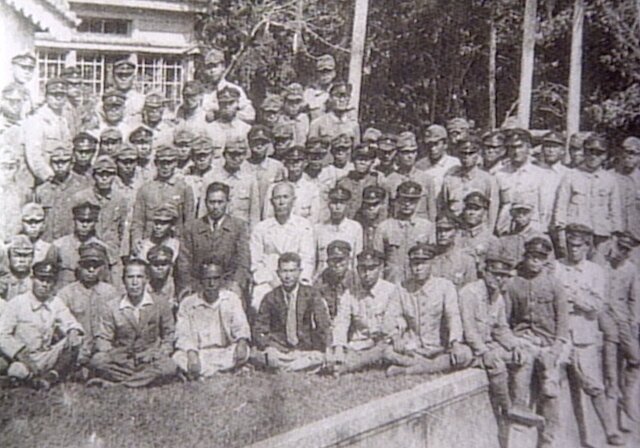 鉄血勤皇隊に組織された沖縄師範学校男子部の生徒たち　386人のうち224人が命を落とした