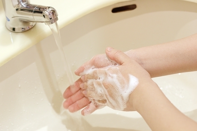 ▲手洗い、うがい、手指消毒、マスク着用は、感染症対策の基本（フリー画像）