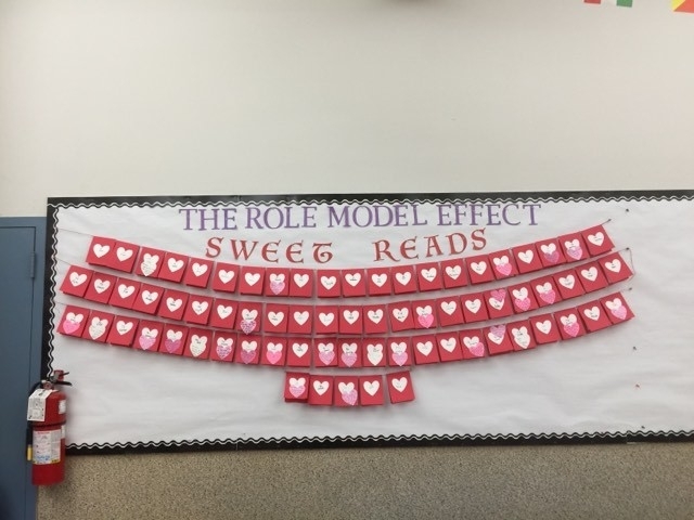 生徒同士が「あなたのすごいところ」を伝え合うメッセージカード。バレンタインは友に「愛」を伝える日でもある。
