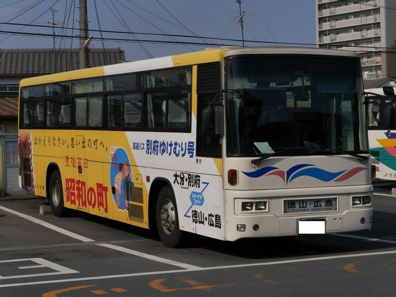［写真］2017年まで運行されていた「別府ゆけむり号」  （大分～広島間）スオーナダフェリーにバスごと乗り込んでいた（撮影：筆者）