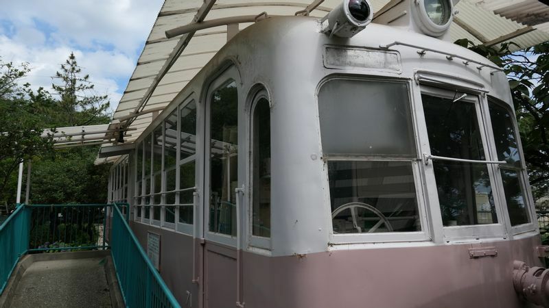 阪神国道線・甲子園線などを走った車両は、尼崎市の「水明公園」に保存されている
