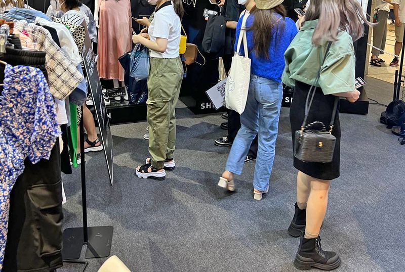 福岡市の会場は来場者でにぎわいました (筆者撮影)