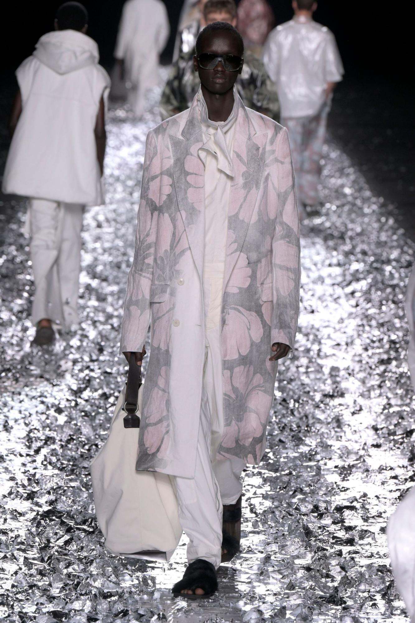 DRIES VAN NOTEN 2025年春夏コレクション