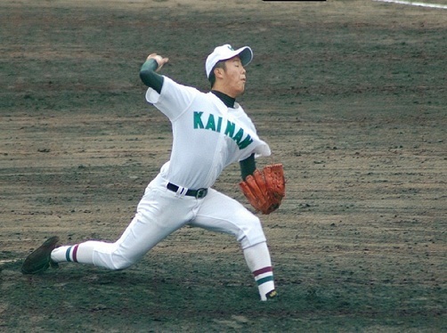 「将来は大学に行って、速球で押せる投手になりたい」と岡本