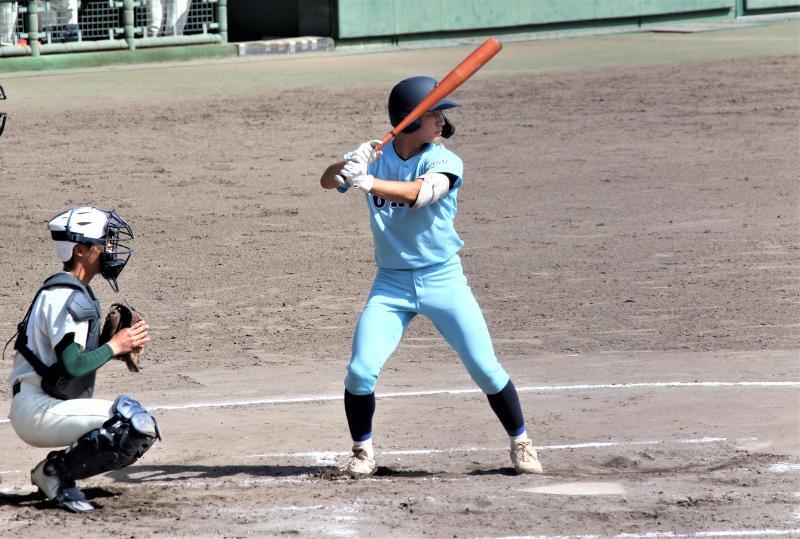 1年夏から甲子園で活躍する近江の横田は、センバツで準優勝旗返還のため一人で行進。「甲子園は皆で試合をしに来るところだと思った」と、最後の夏に懸ける意欲は並々ならぬものがある（筆者撮影）