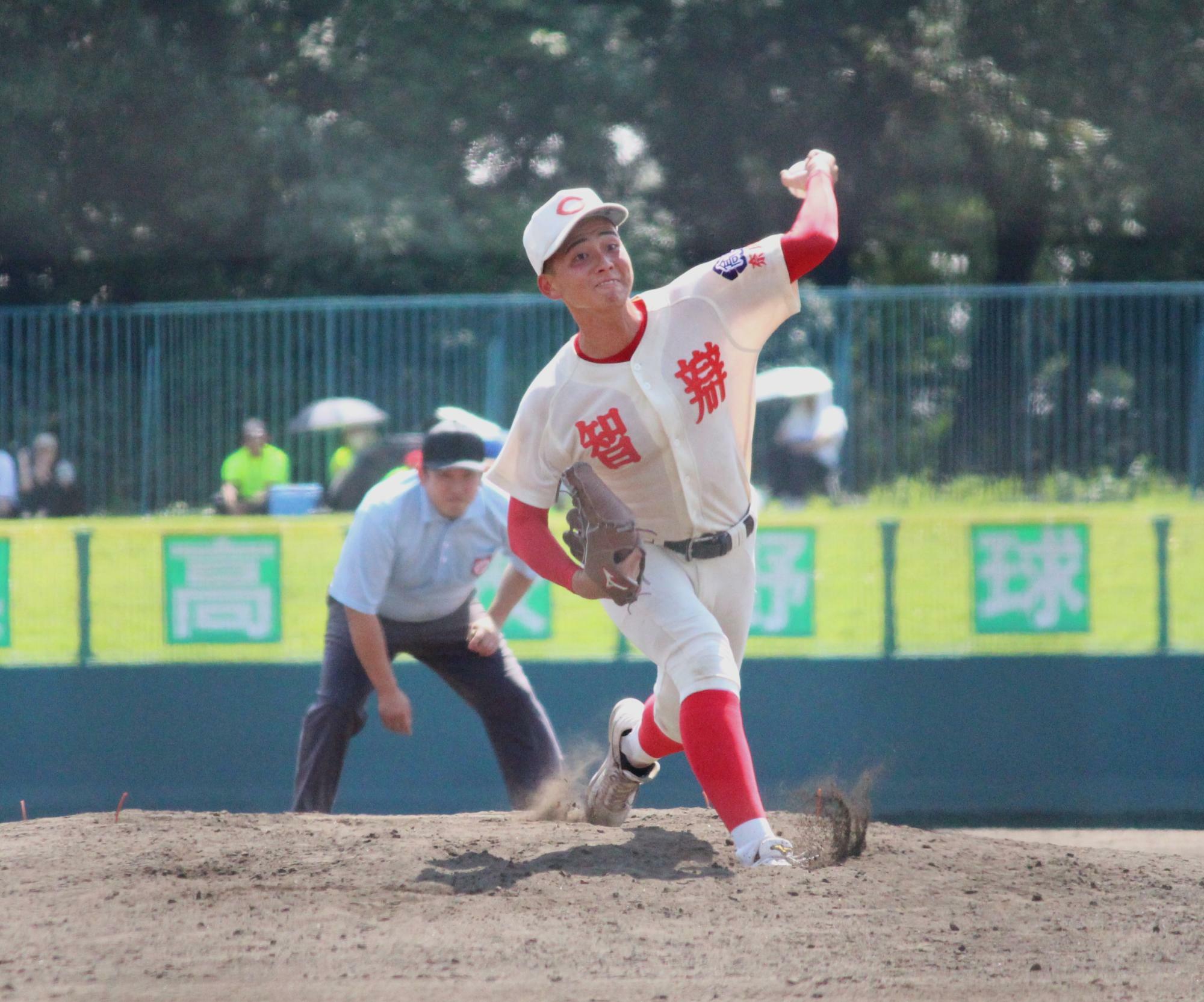 智弁のエース・田近は天理を5安打2失点の完投で、大一番を制した。「今日だけのためにずっとやってきたと言っていい」という気合の入り方で、天理の強打者を圧倒した（筆者撮影）